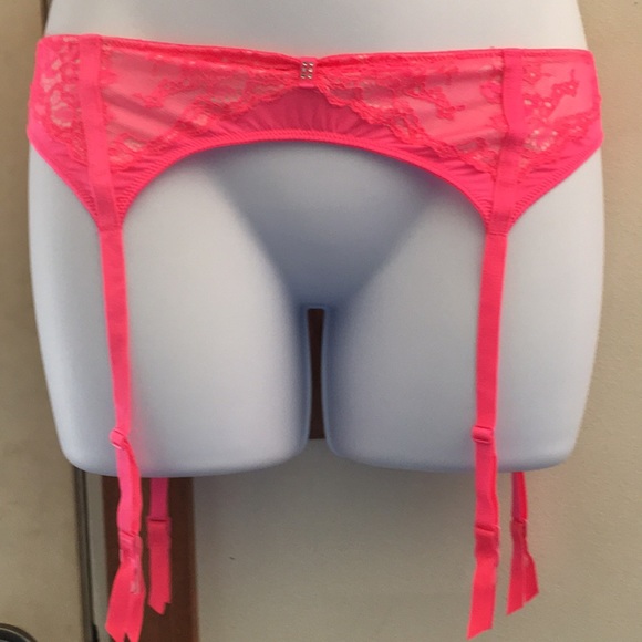 Victoria Secret garter belt - Picture 2 of 6
